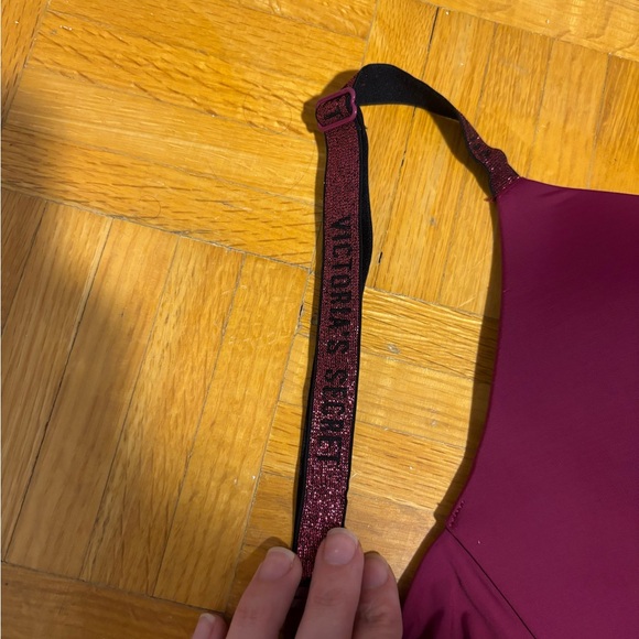 Brand New! Victoria’s Secret T-Shirt Bra - Picture 2 of 8